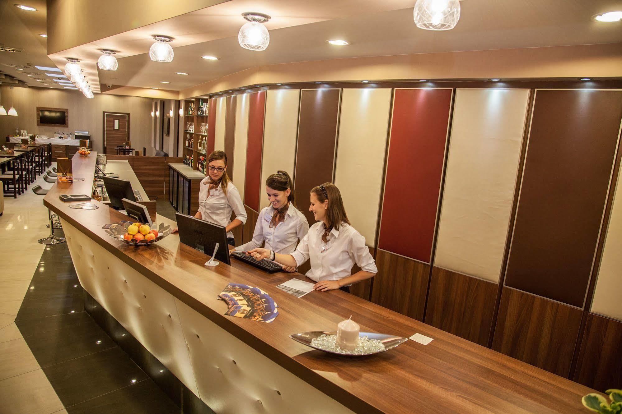 Vitta Hotel Superior Budapest Restoran gambar